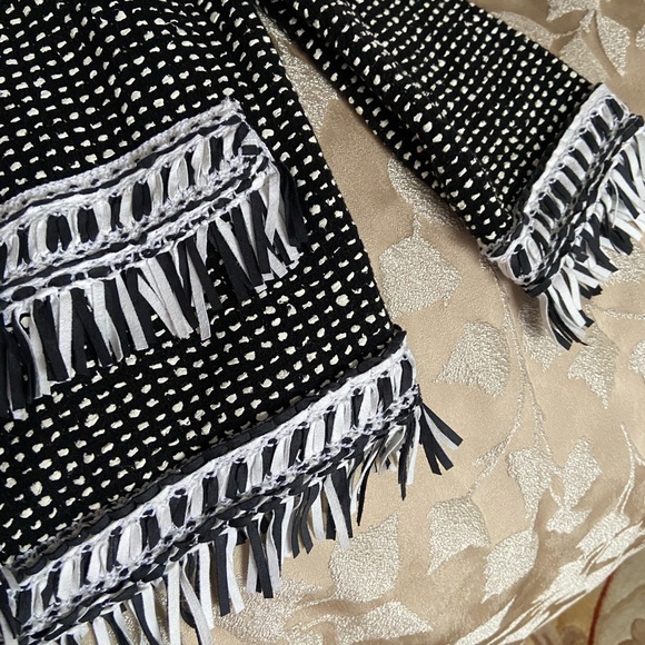 St. John fringe Black and White Tweed Jacket 6 - Picture 3 of 7